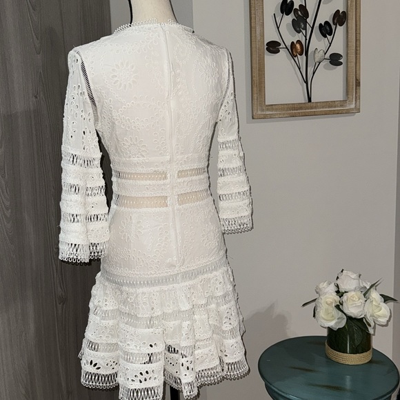 FLORAL FLUTTER DRESS IN WHITE - Picture 6 of 6